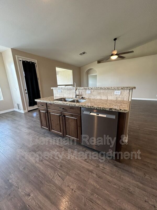 Building Photo - 4843 S Brice