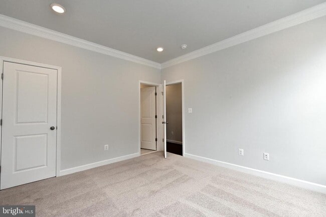 Building Photo - 4404 Fair Lakes Ct