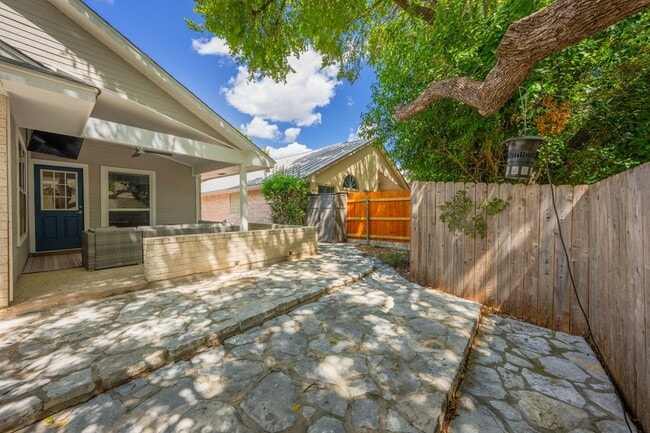 Building Photo - 127 Terrace Ln