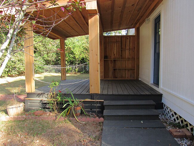 Building Photo - 1401 Brown Ave