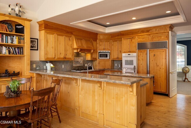 Building Photo - 2094 Trentham Rd