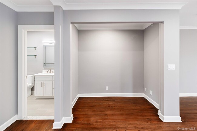 Building Photo - 1133 Midland Ave