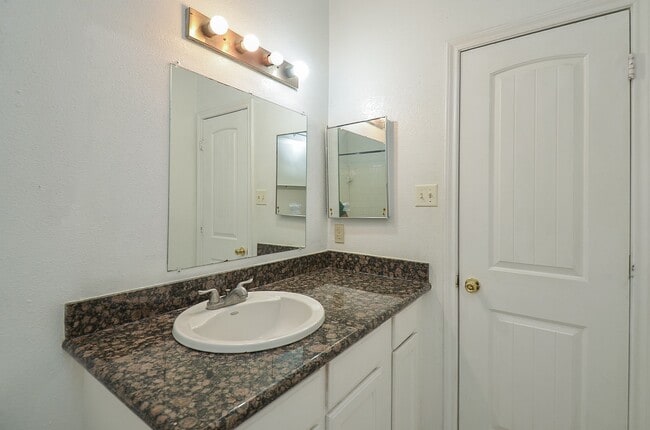 Building Photo - 11866 Greenloch Ln