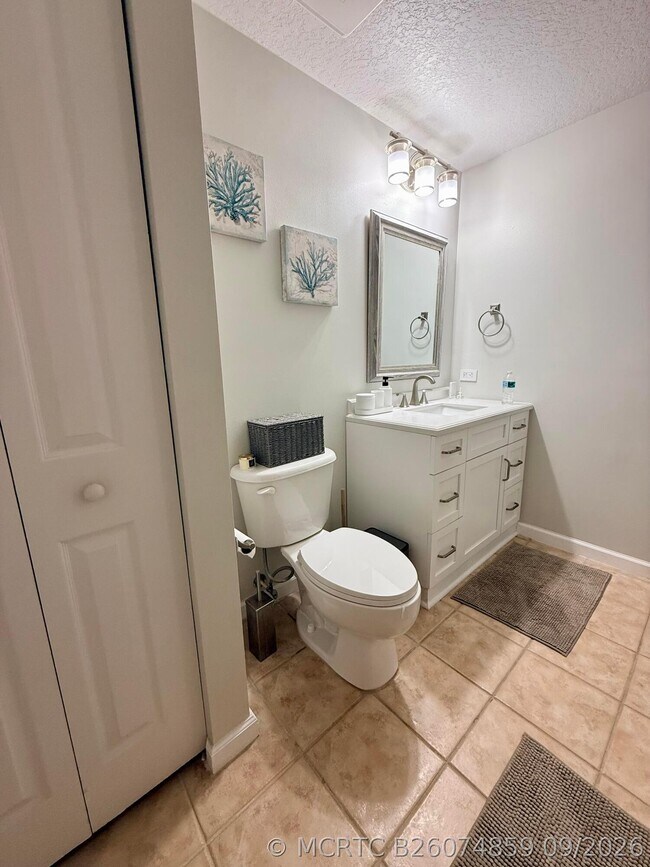 Building Photo - 10304 Myrtlewood Cir W