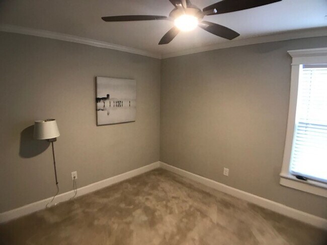 Building Photo - 111 Hunters Landing Dr