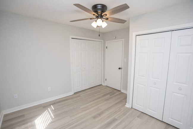 Building Photo - 917 Harding St