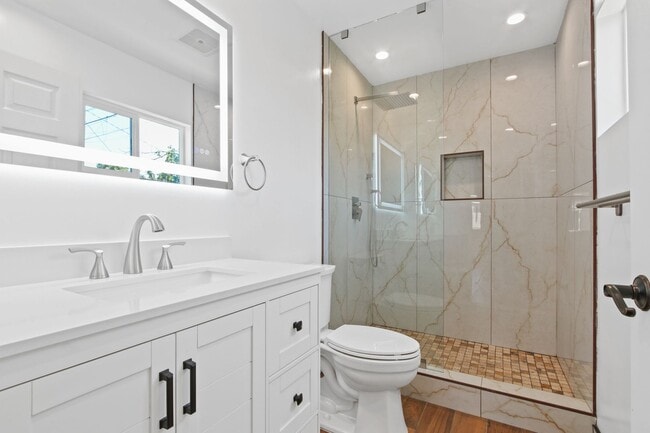 Building Photo - New Constuction Modern 2 Bed / 2 Bath ADU ...
