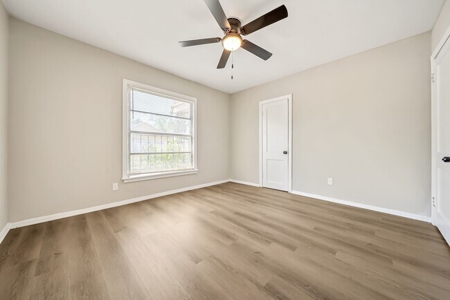 Building Photo - 2619 Nettleton St