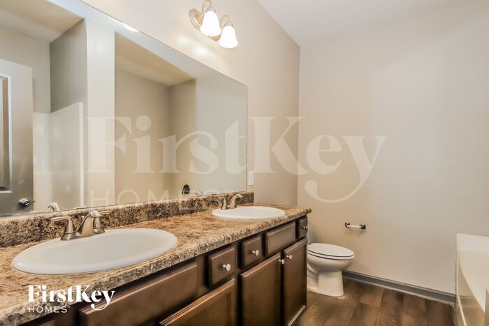 Building Photo - 971 Treymont Way SW
