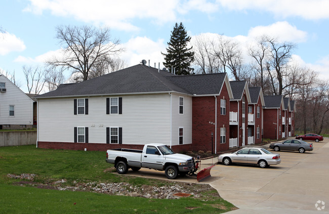 Primary Photo - White Pond Apartments