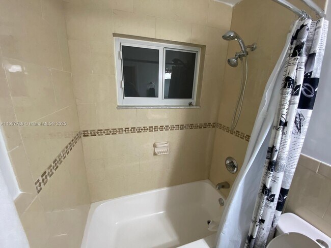 Building Photo - 10934 SW 146th Ave