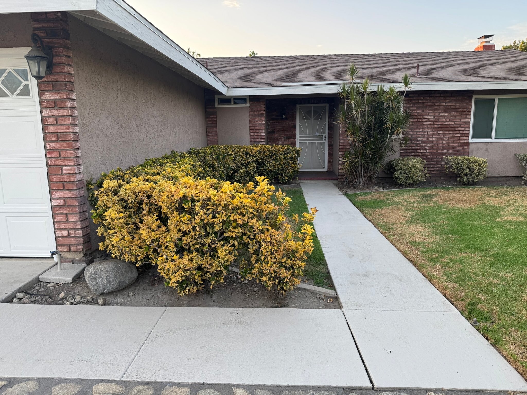 Building Photo - 15840 Rainbow Dr