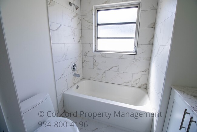 Building Photo - Newly Renovated 2 Bedroom 1 Bathroom Apart...