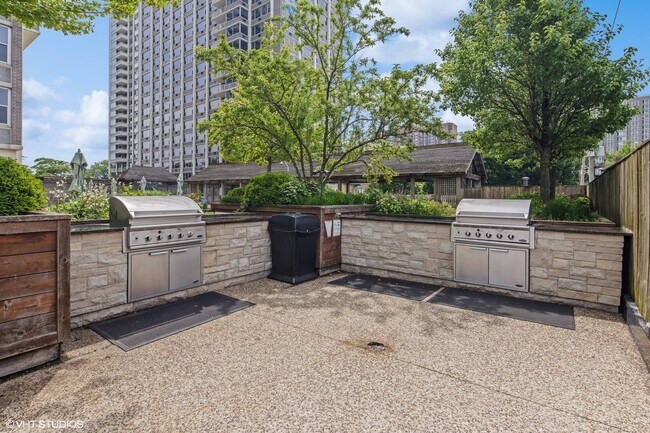 Building Photo - 4250 N Marine Dr
