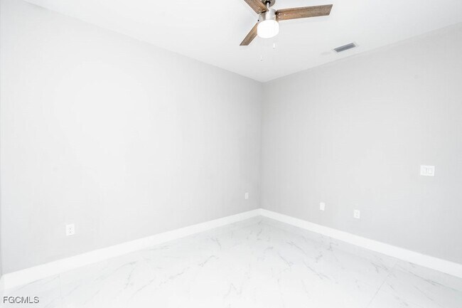 Building Photo - 4417 22nd St SW