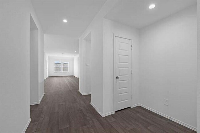 Building Photo - 2811 Misty Elm Ln