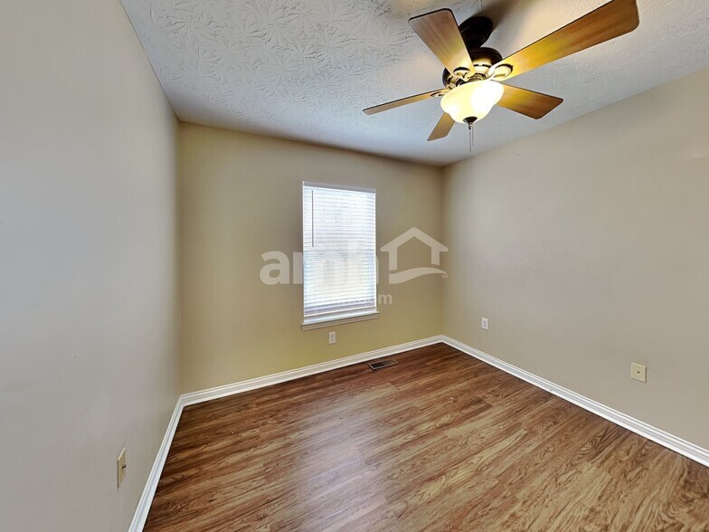 Building Photo - 6804 Trevino Way