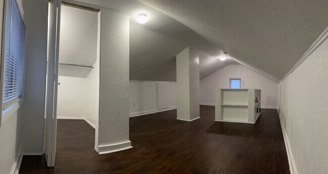 Building Photo - 715 Donald Ave