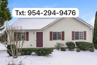 Building Photo - 2693 Stratford Lake Ct