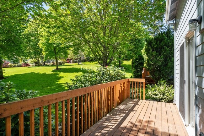 Building Photo - Newly Updated 2 Bed/2 Bath Home in Private...