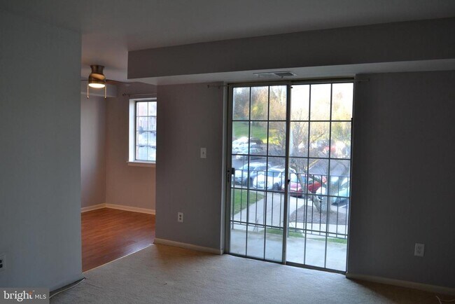 Building Photo - 1523 Colonial Dr