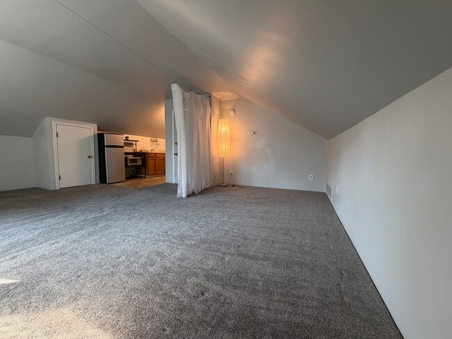 Building Photo - 329 Taylor Ave