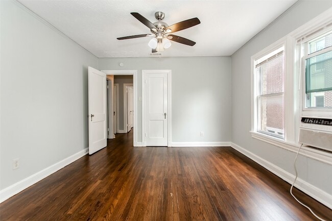 Building Photo - 5705 Ross Ave
