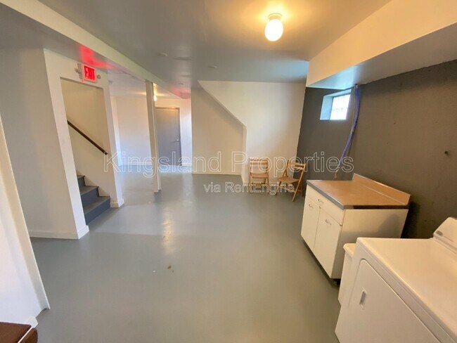 Building Photo - 3024 Potomac St