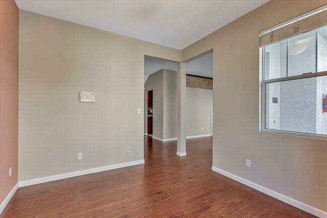 Building Photo - 929 Monarch Cir