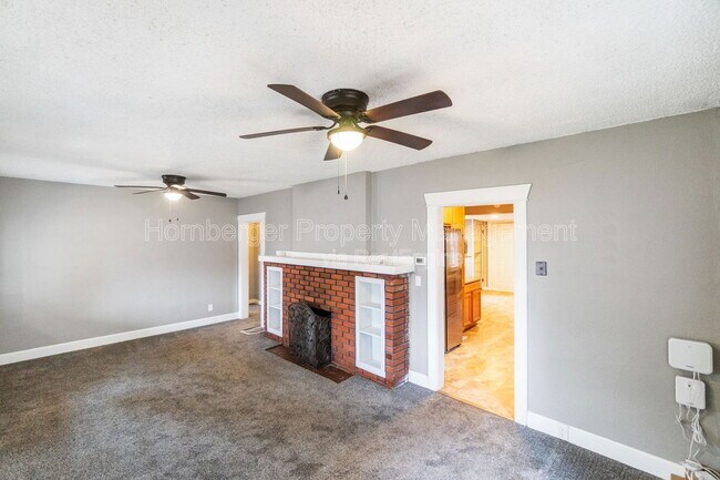 Building Photo - 410 E 8th Ave