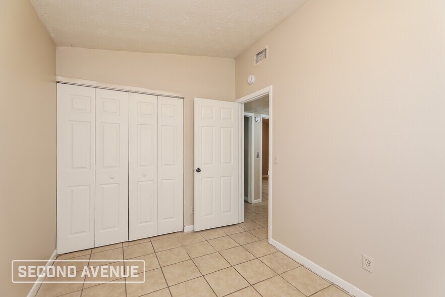 Building Photo - 6758 Gaspar Cir E