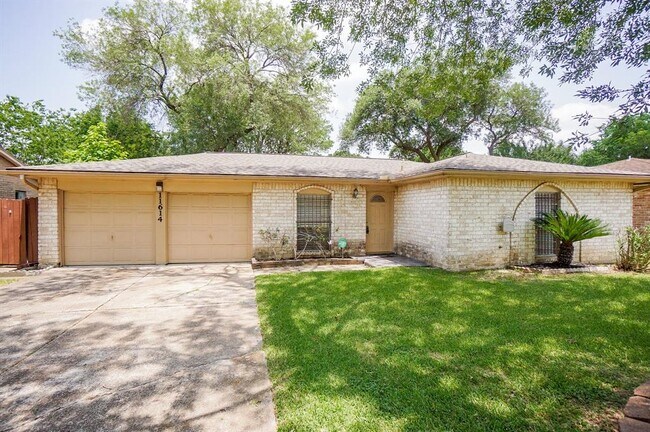 Building Photo - 11614 Pompano Ln