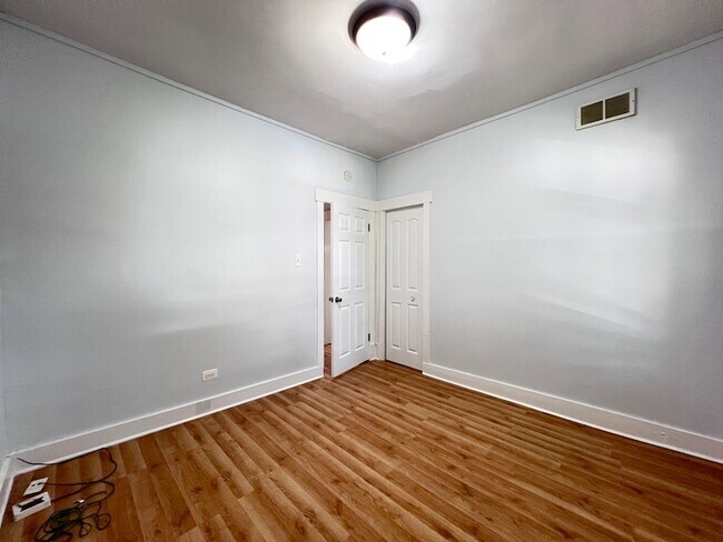 Building Photo - 2707 E 78th St