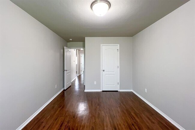 Building Photo - 2901 Cider Mill Ln