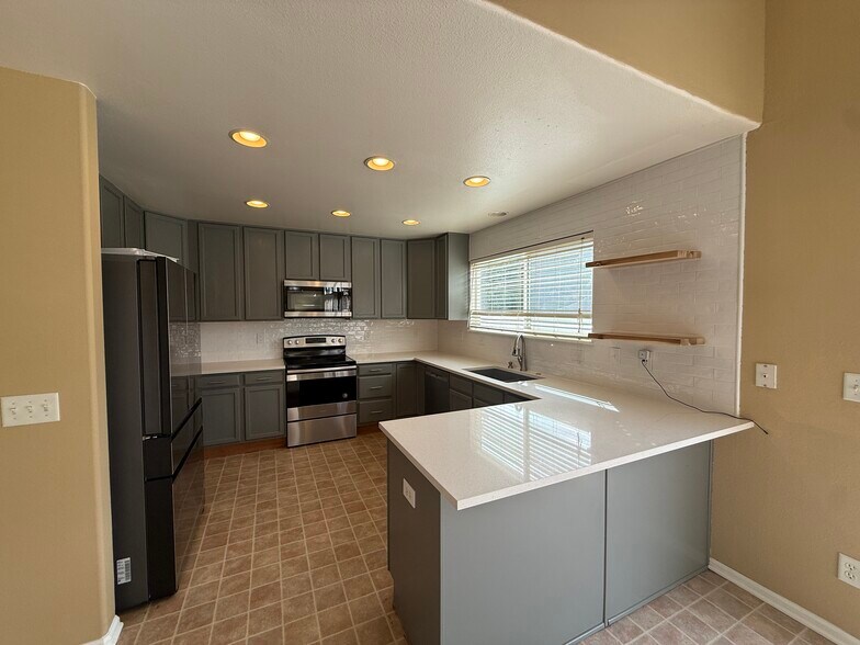 Building Photo - 4128 Ascendant Dr