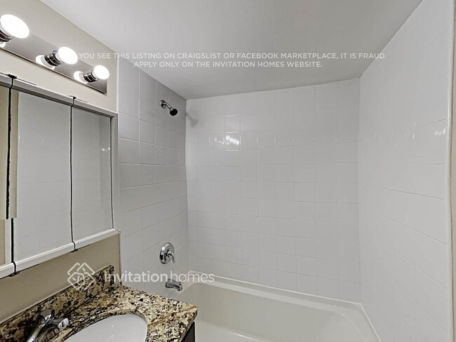 Building Photo - 2116 Hickory Ct