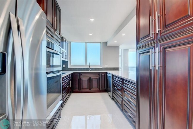 Building Photo - 1360 S Ocean Blvd