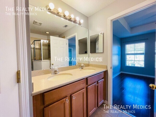 Building Photo - 5110 Fiorella Ln