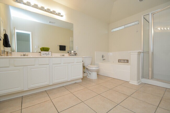 Building Photo - 15318 Marlowe Grove Dr