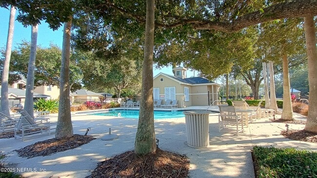 Building Photo - 1655 The Greens Way