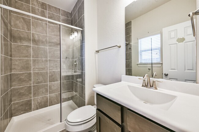 Building Photo - 1504 Peyton Oaks Pl
