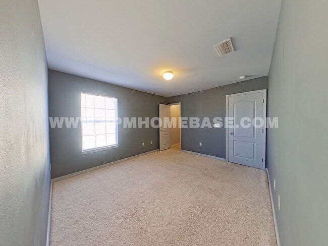 Building Photo - Spacious 4-Bedroom Home in South Crestview – Perfect for Families and Close to Military Bases