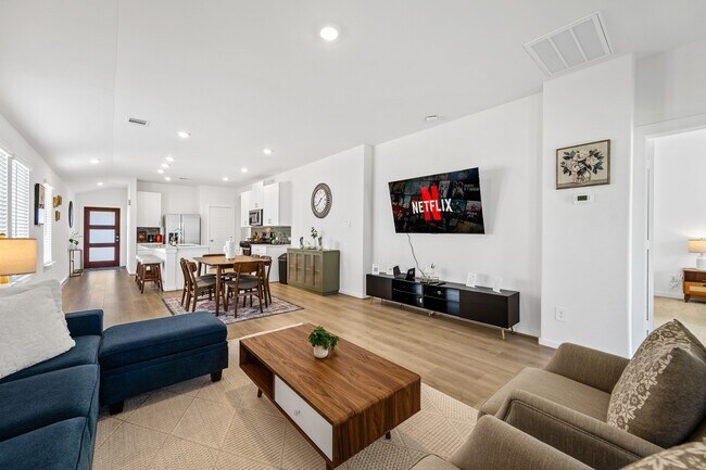 Building Photo - 1940 Velvet Oak Ln