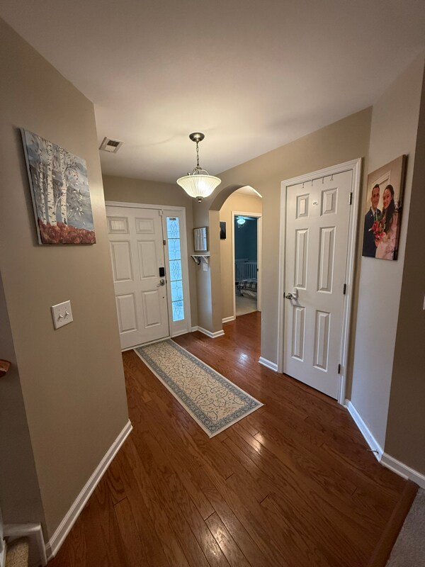 Building Photo - 610 Parkwood Dr
