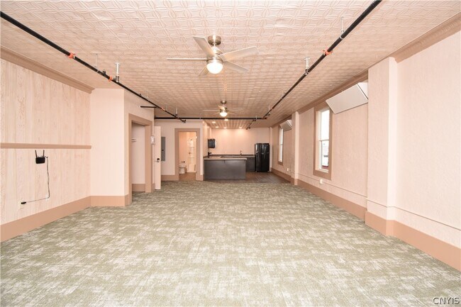 Building Photo - 152 Court St