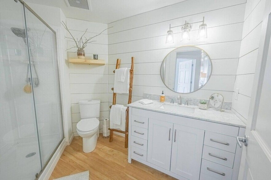 Building Photo - 269 N Hull St