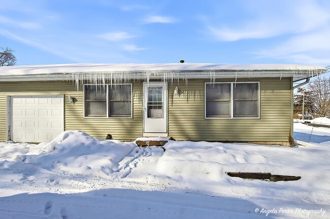 Primary Photo - 829 Washington St