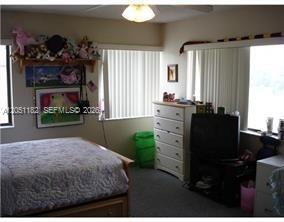 Building Photo - 124 S Laurel Dr