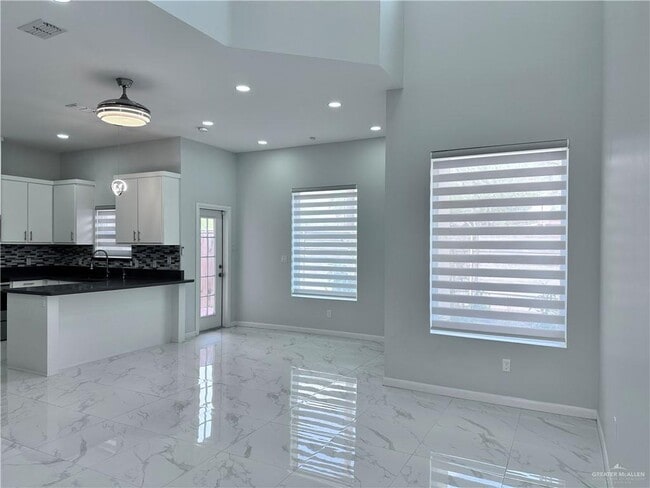 Building Photo - 22 Sunset Dr