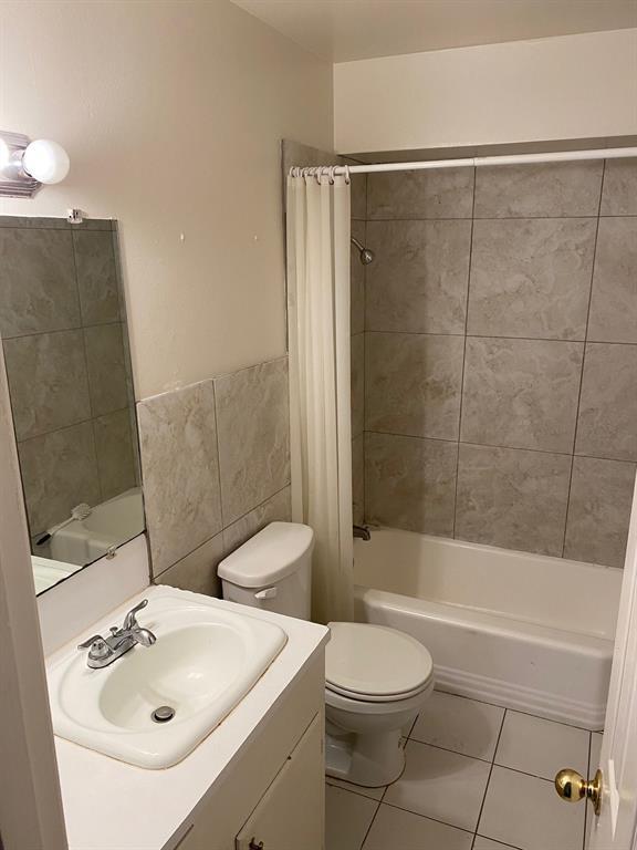 Building Photo - 708 Staitti St